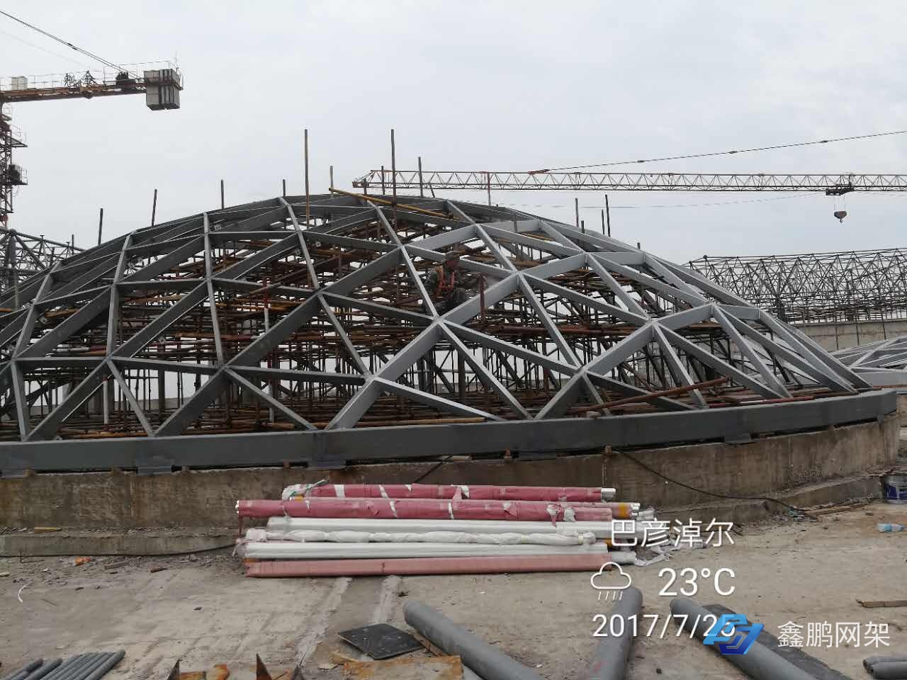 內蒙古婺源縣采光頂網架深度文化中心施工現場